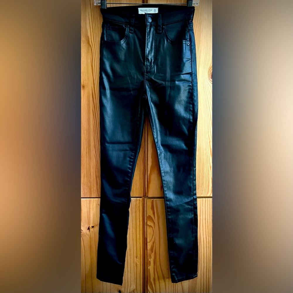 Abercrombie and Fitch / NWOT never worn Faux Leather Jeans / Size 000 23